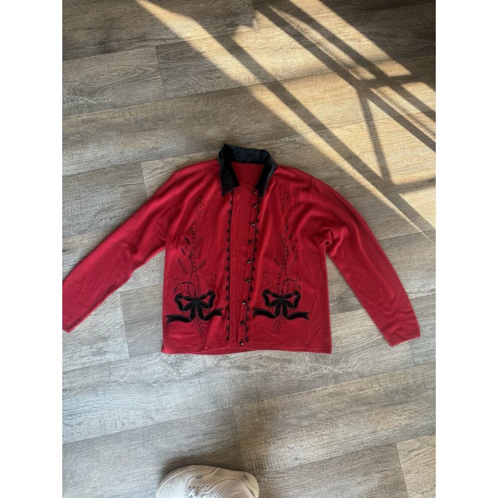 Women’s Large Red Black Embroidered Button Front Cardigan Sweater Bow Floral - Picture 2 of 5